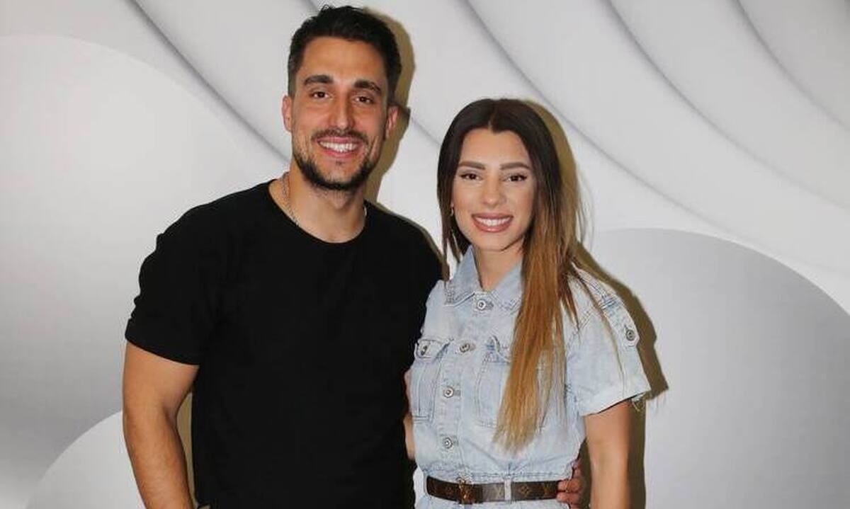 Ρουμελιώτη: Η τούρτα-έκπληξη για τα γενέθλιά της, η ηλικία και το «σ’ αγαπώ» στον Σάκη