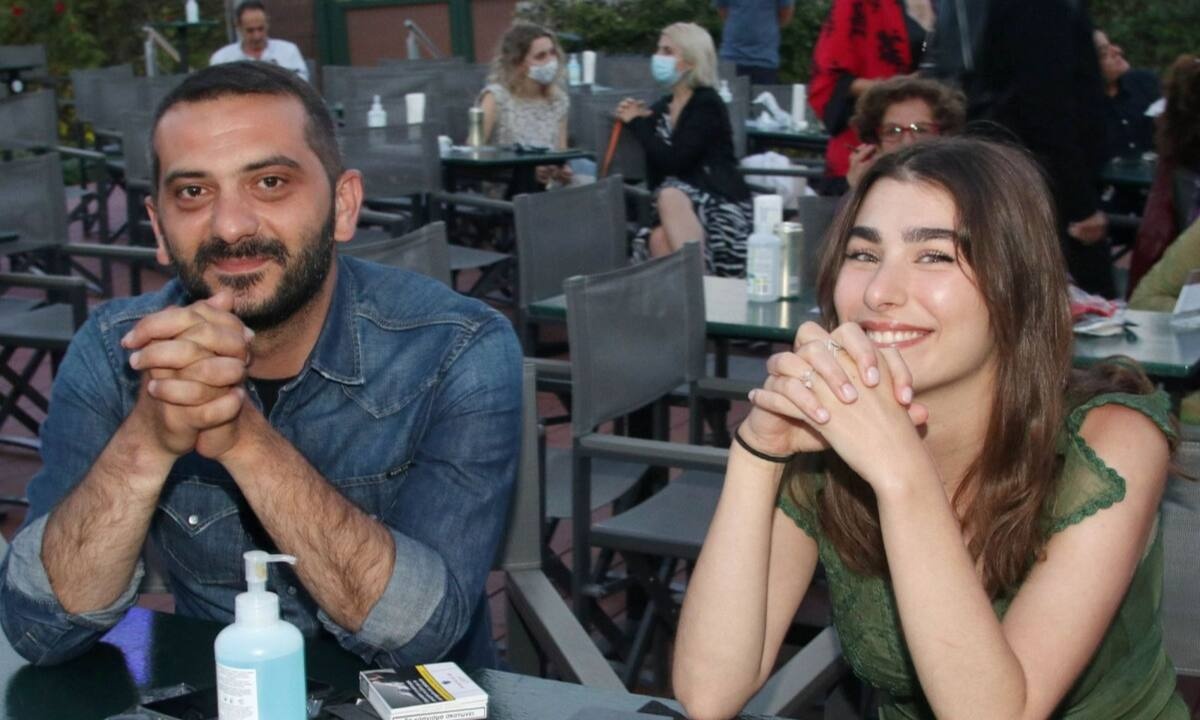 Χρύσα Μιχαλοπούλου: Το κορίτσι του Κουτσόπουλου χωρίς μακιγιάζ σε προχωρημένη εγκυμοσύνη