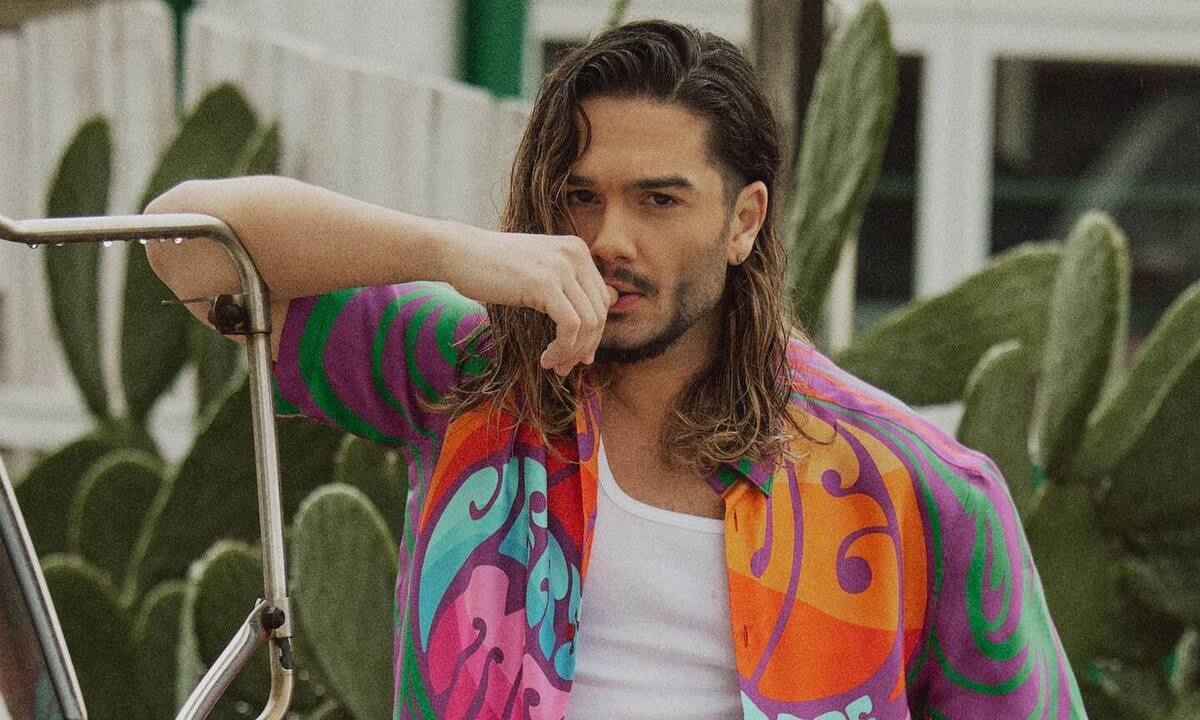 Μετά τον Αργύρο ήρθε η ώρα και για τον Μάστορα: «Βροχή» τα… σουτιέν στο stage - Επικό βίντεο