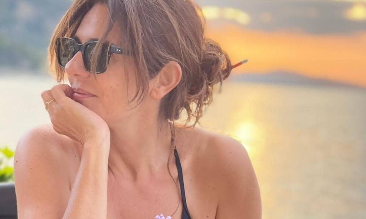 Μαρία Λεκάκη: Η σπάνια φωτογραφία από βραδινή της έξοδο με μίνι – Θα ξετρελαθείς