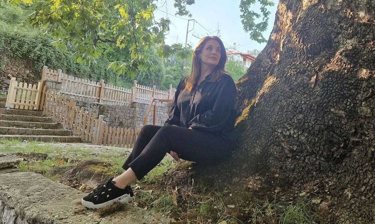 Άντζελα Γκερέκου: Οι ξέγνοιαστες διακοπές και το summer αξεσουάρ που δεν περιμέναμε να δούμε