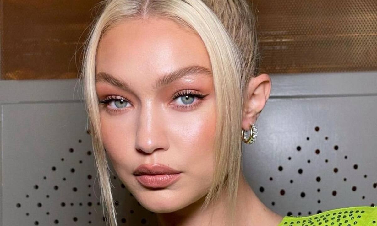 Top knot: Πώς θα φτιάξεις τον ωραιότερο κότσο