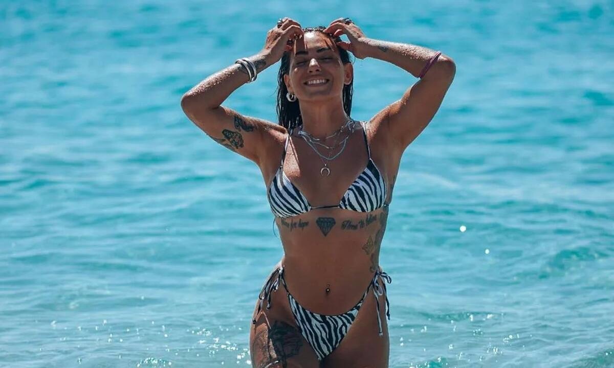 Η Ευρυδίκη Βαλαβάνη φόρεσε το πιο ιδιαίτερο μαγιό που κολάκεψε την καλλίγραμμη σιλουέτα της