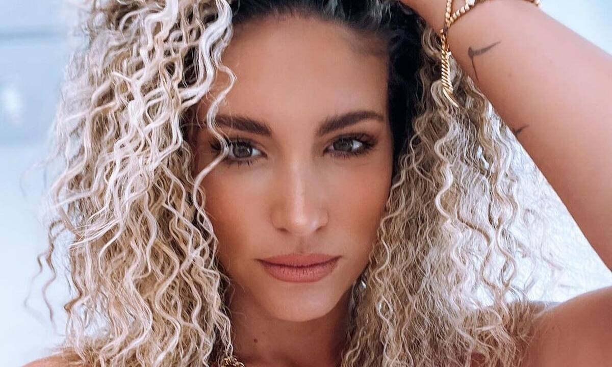 Οικονομάκου: 9+1 μοναδικές φωτό από τις καλοκαιρινές της διακοπές σε Μύκονο και Ικαρία