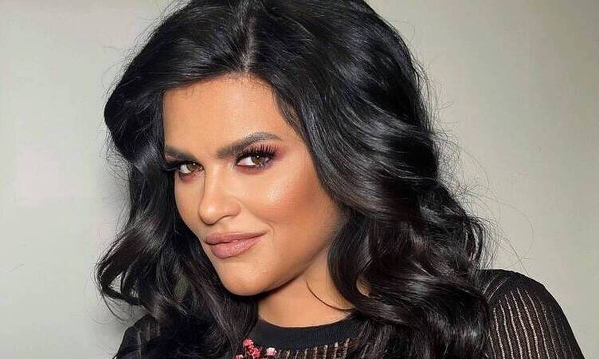 Δήμητρα Κατσαφάδου: Ποζάρει με μαγιό και εντυπωσιάζει με τις αναλογίες της!