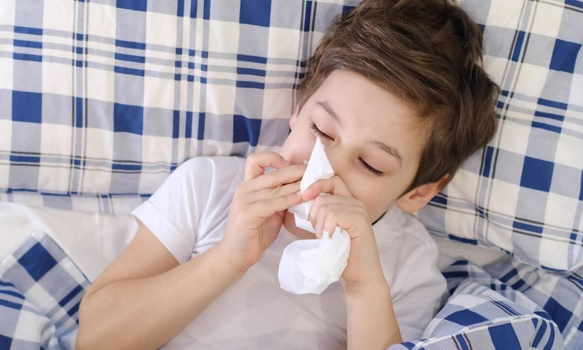 Πώς μπορείτε να διδάξετε ένα παιδί να φυσάει τη μύτη του;