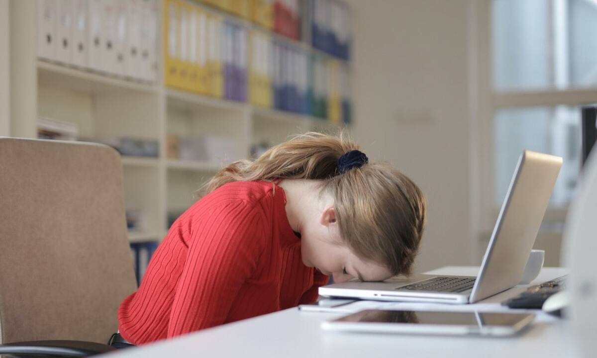 Γιατί το να πιέζετε τον εαυτό σας να σκεφτεί σκληρά σάς κουράζει - μελέτη