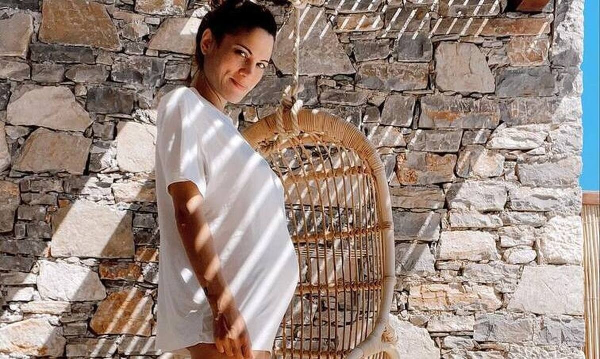 Συνατσάκη: Το ηχηρό μήνυμά της προς όλες τις μέλλουσες μανούλες που βλέπουν το σώμα τους να αλλάζει!