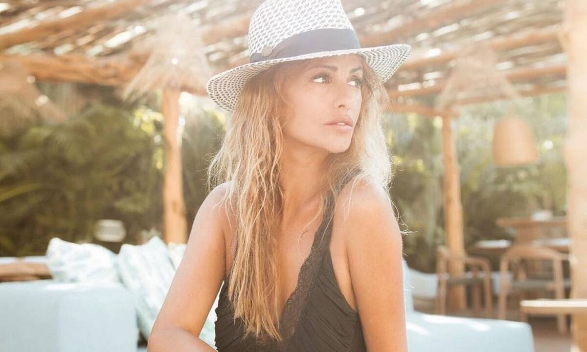 Η Penélope Cruz είναι ίδια με τη μικρή της αδερφή, Monica (photos)