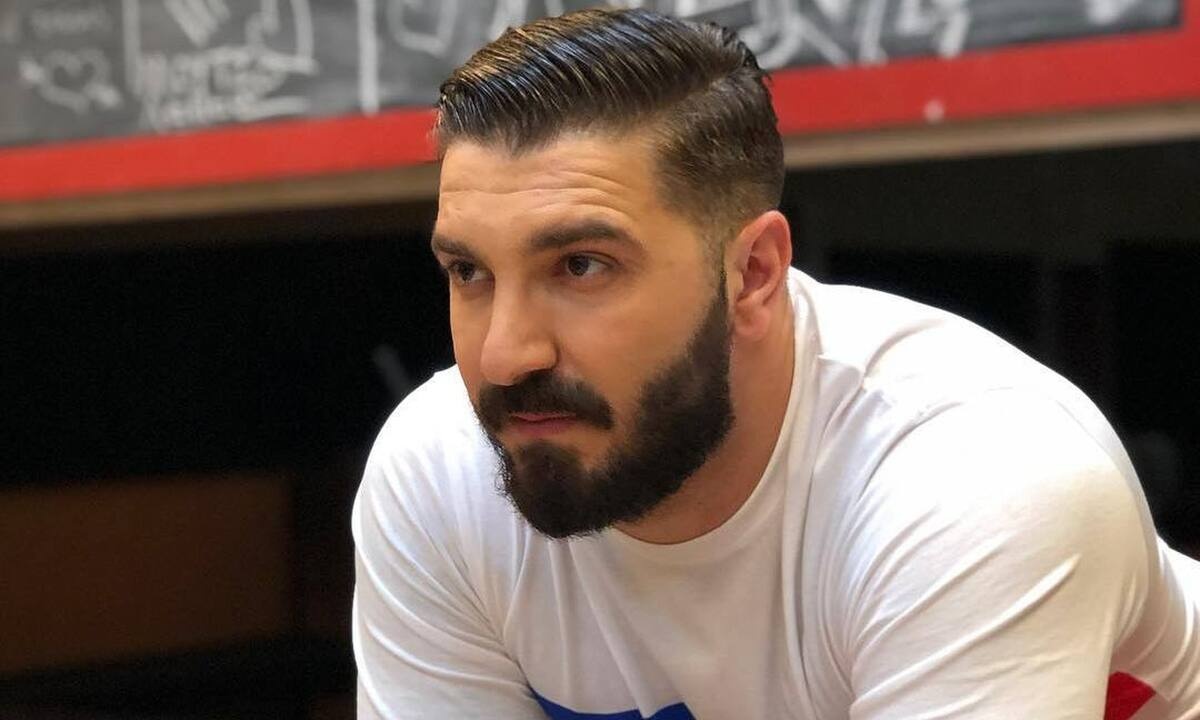 Παύλος Παπαδόπουλος: «Με πέταξαν σαν στυμμένη λεμονόκουπα»