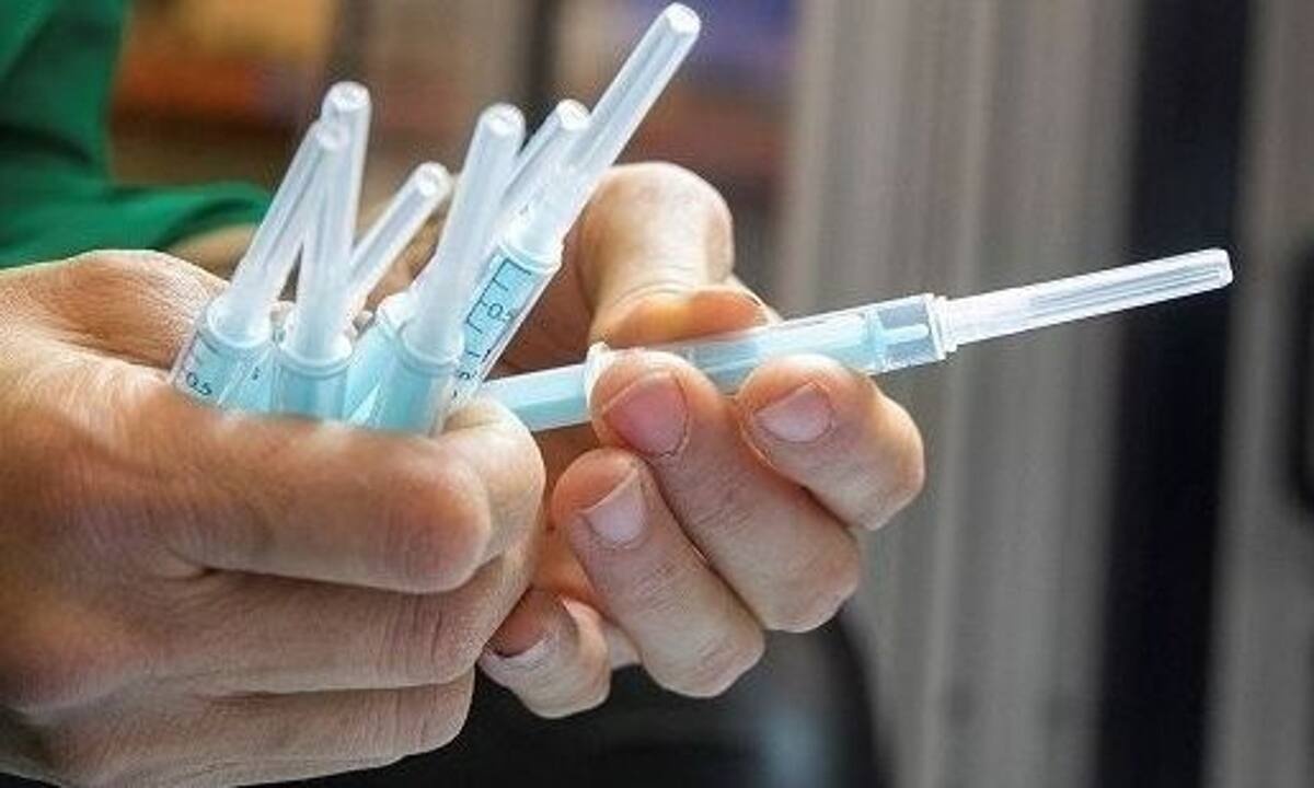 Τα εμβόλια κατά του κορονοϊού μπορούν να μειώσουν σημαντικά τον κίνδυνο μακράς COVID - Μελέτη