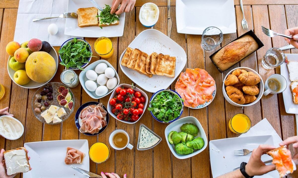 Απώλεια βάρους: Πρέπει το πρωινό να είναι το πιο πλούσιο γεύμα της ημέρας;