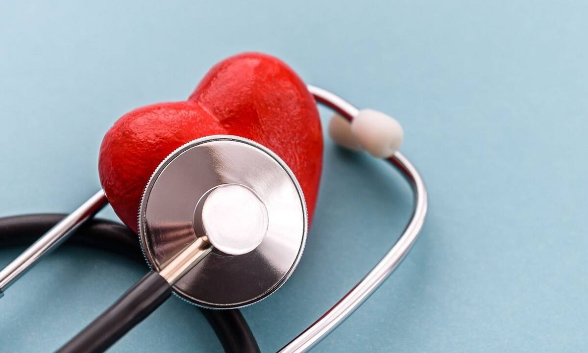 Οι παράγοντες κινδύνου για καρδιακές παθήσεις και εγκεφαλικό επεισόδιο είναι παρόμοιες στα δύο φύλα;