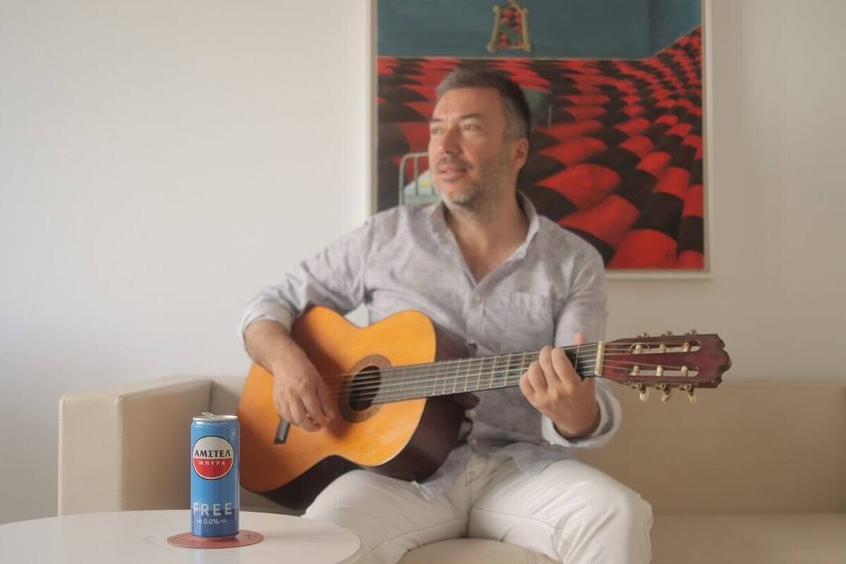 Σπύρος Κοντάκης: Ο μουσικός που έγινε designer και κυνηγά αλλαγές που κάνουν την ψυχή να ξεχειλίζει