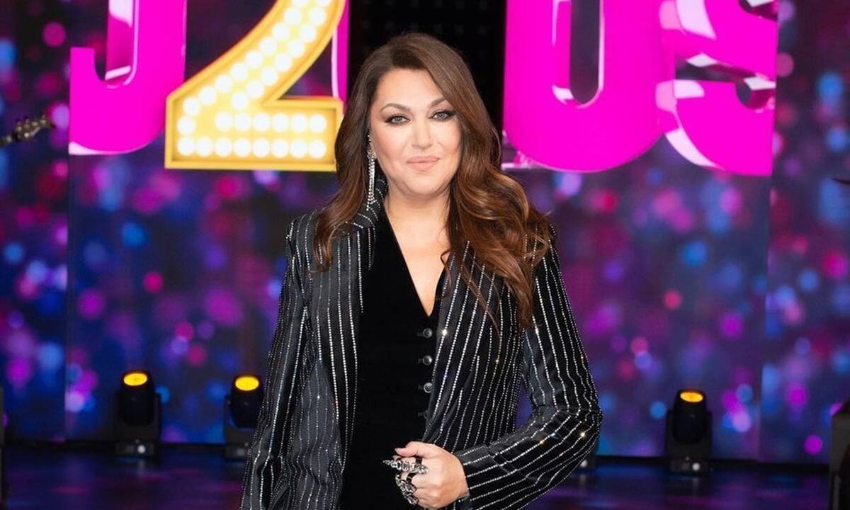 Από την Έλλη Στάη στην Καίτη Γαρμπή ένα J2US δρόμος, γεμάτος μυστήριο με τον 4ο κριτή