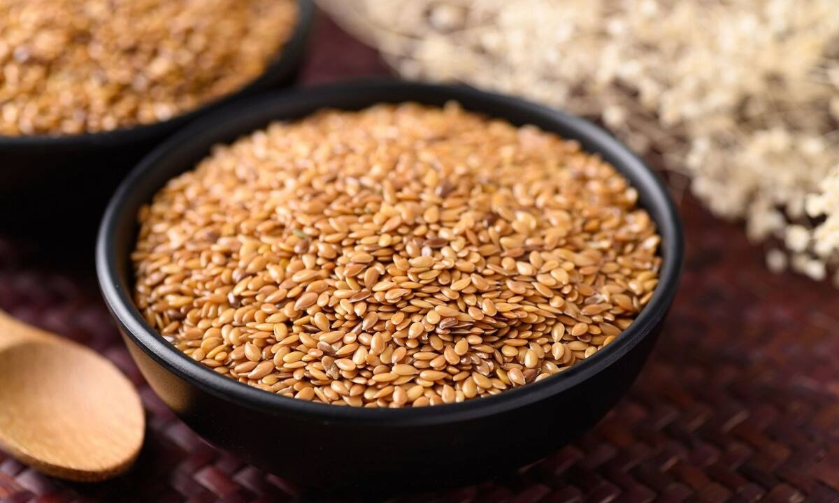 Λιναρόσπορος: Τα οφέλη στο αδυνάτισμα και όχι μόνο