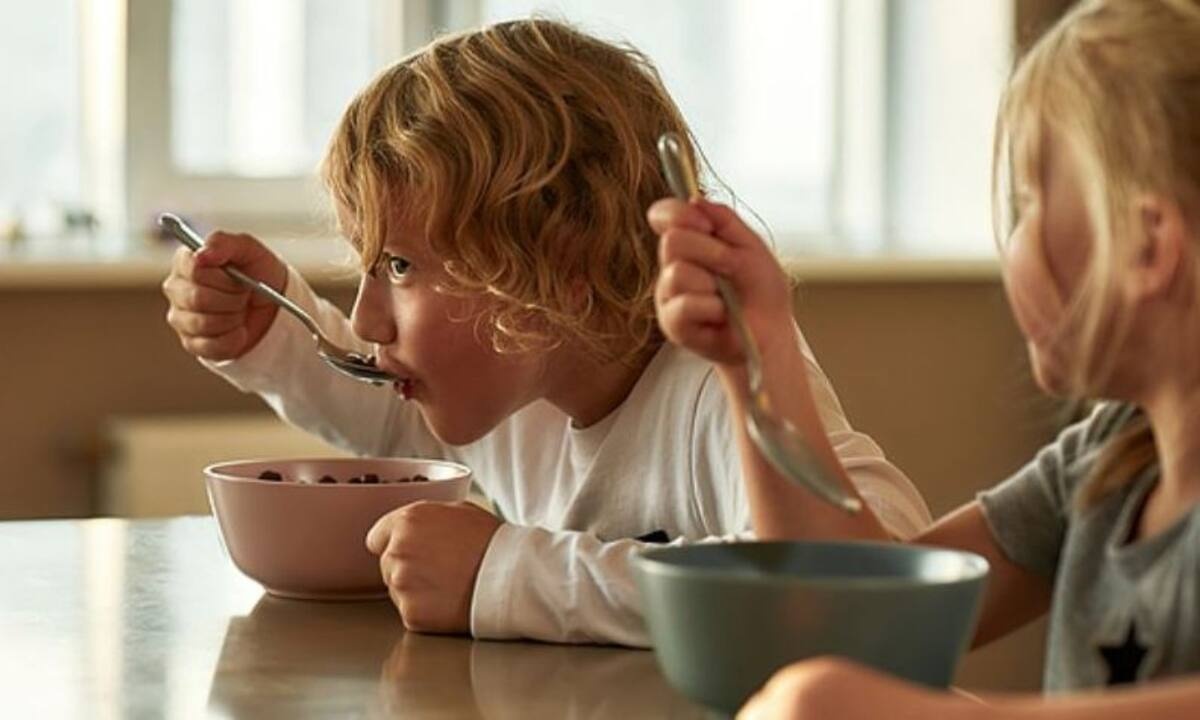 Πώς συνδέεται η έλλειψη πρωινού με την ψυχική υγεία των παιδιών;