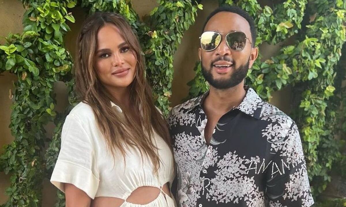 H Chrissy Teigen έκανε μια αναπάντεχη αποκάλυψη για το παιδί που έχασε πριν 2 χρόνια