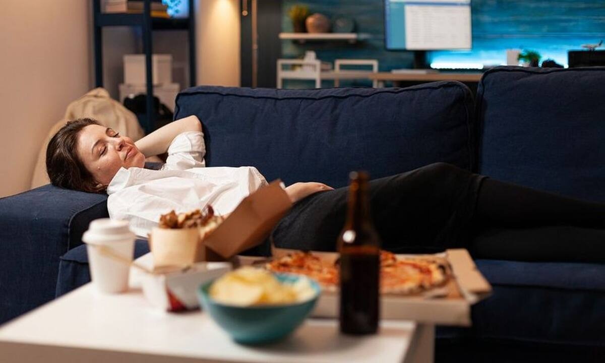 Γιατί μία επιπλέον ώρα ύπνου σας βοηθά να αποκτήσετε καλύτερες διατροφικές συνήθειες