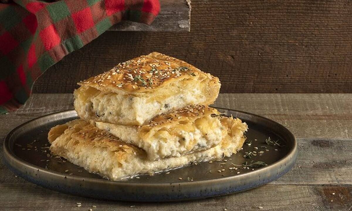 Τυρόπιτα με 4 τυριά από τον Άκη Πετρετζίκη