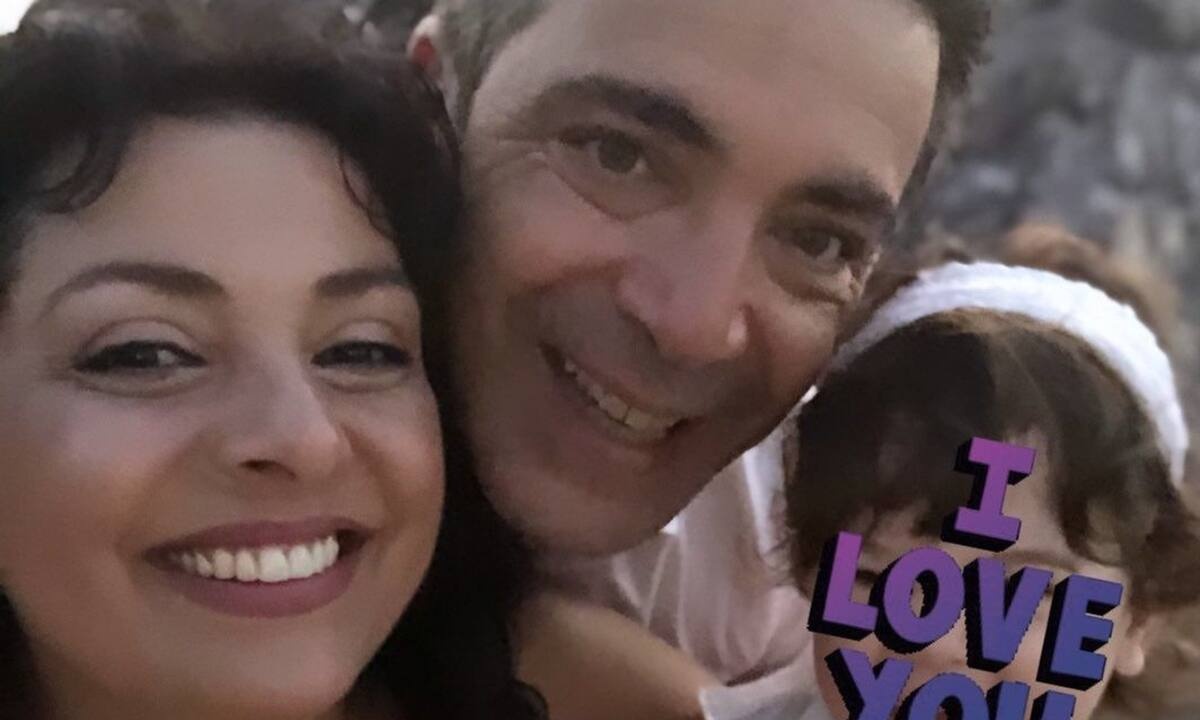 Βασιλική Ανδρίτσου-Νίκος Συμεωνίδης: Πλάνα από το σπίτι τους και η σημασία του «Κόκκινου δωμάτιου»