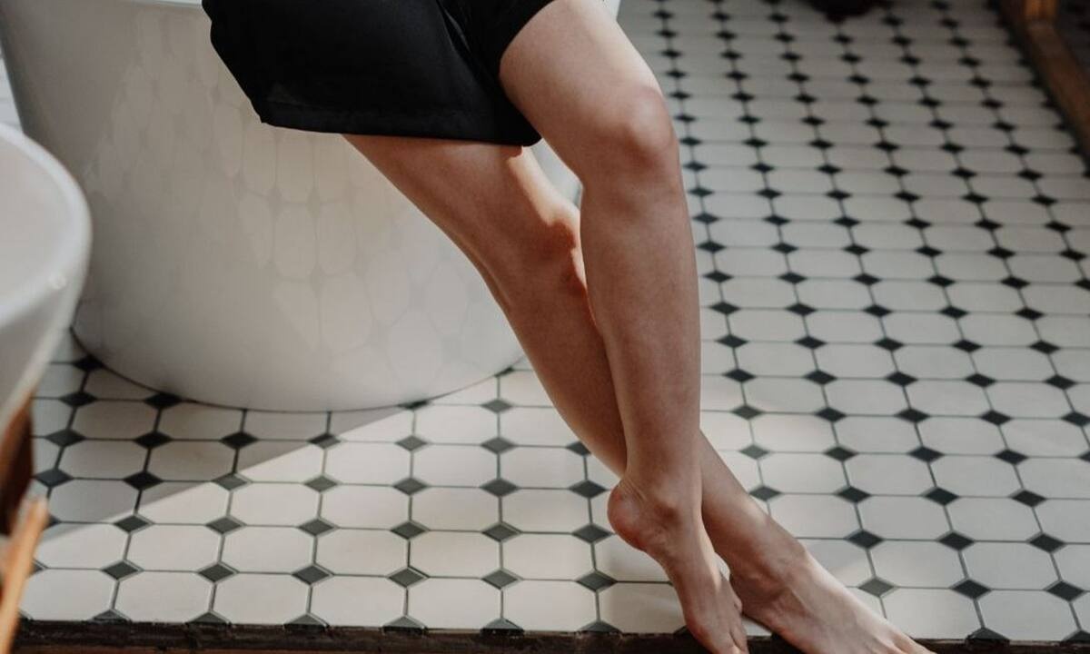 DIY: Ξεκουράστε τα πόδια σας με ένα απολαυστικό foot scrub λεμονιού