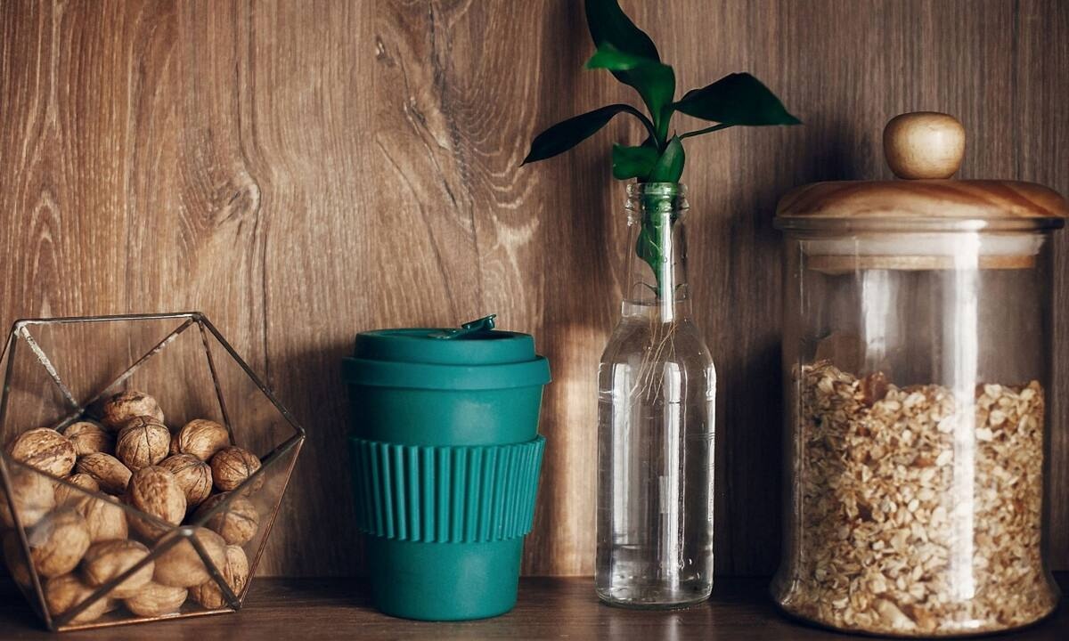 Πώς να αφαιρέσετε τις ετικέτες από τα γυάλινα βάζα