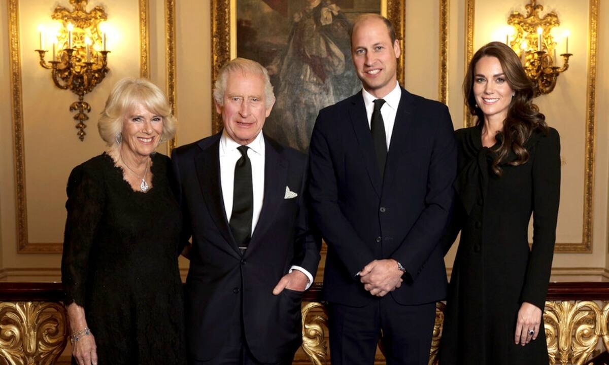 O βασιλιάς Κάρολος αντιμετωπίζει ήδη μία μεγάλη απειλή