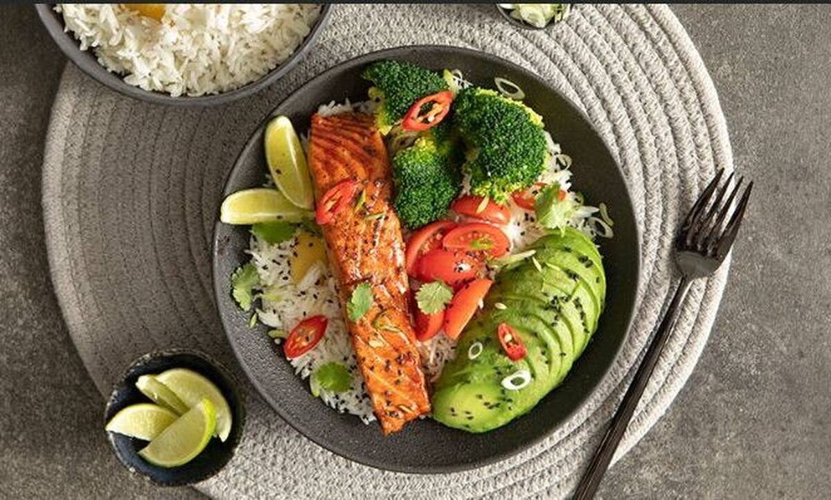 Λαχταριστός σολομός με σάλτσα τεριγιάκι από τον Άκη Πετρετζίκη