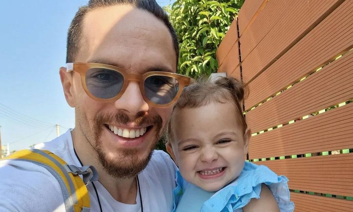 Λευτέρης Πετρούνιας: Η selfie με τη μεγάλη του κόρη