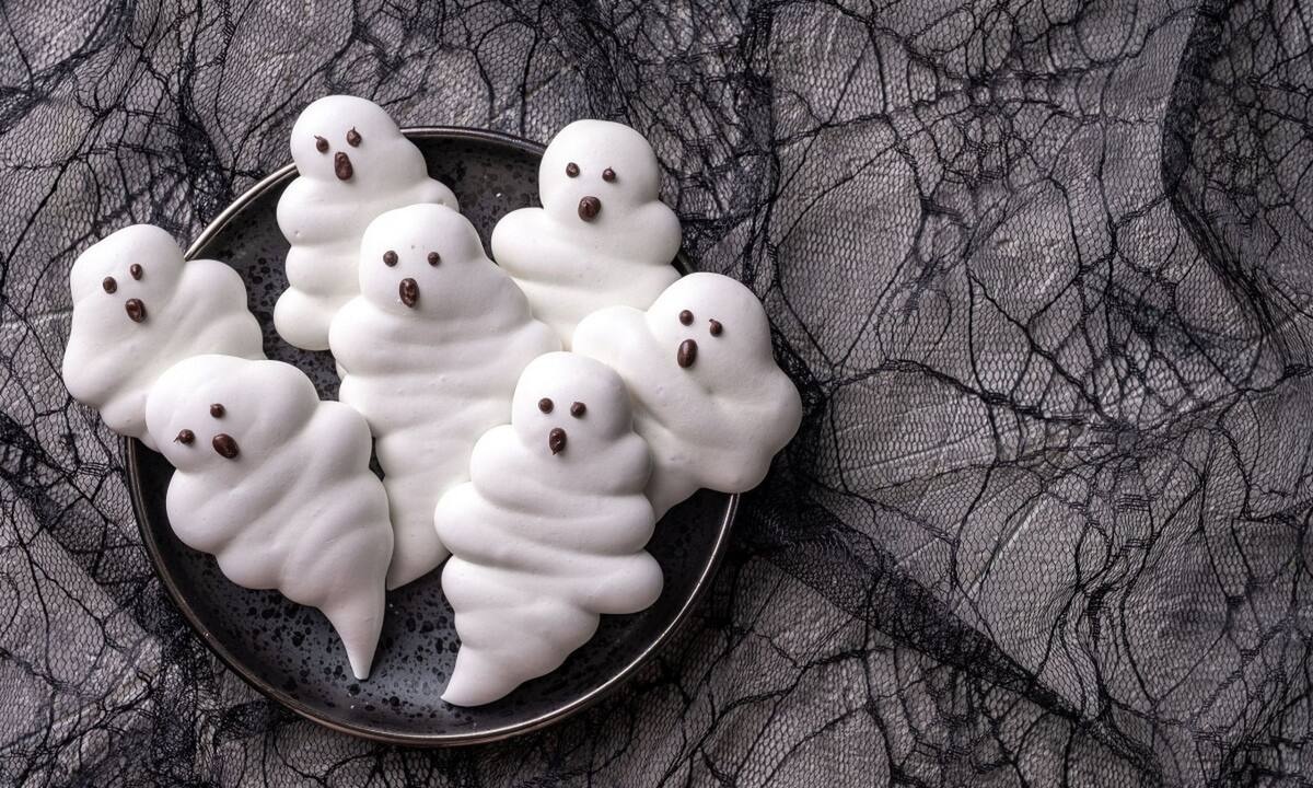 Halloween συνταγή μαρέγκες (μπεζέδες) φαντασματάκια