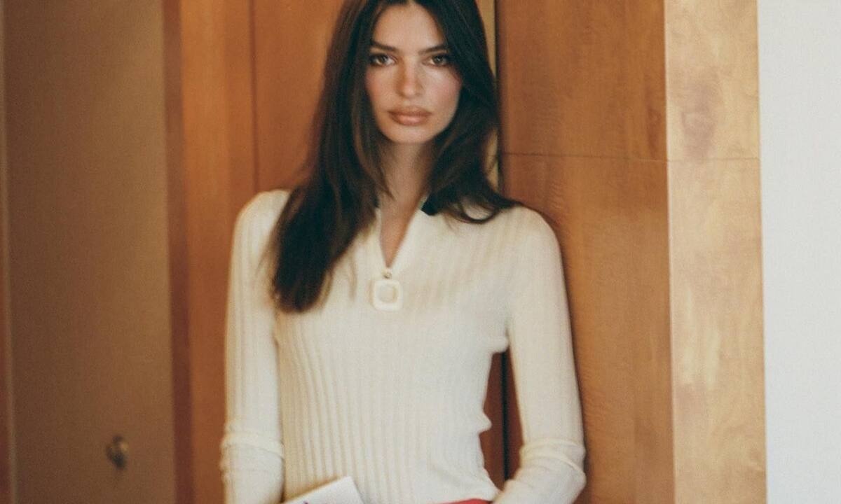 Τα καυτά φιλιά της Emily Ratajkowski με γοητευτικό συνοδό