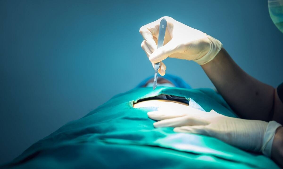 Χειρουργική επέμβαση σε ηλικιωμένο και πρόωρος θάνατος