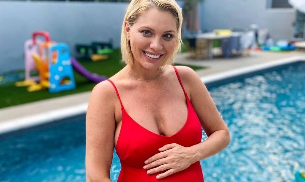 Άρτεμις Αστεριάδη: Οι πρώτες φωτογραφίες αγκαλιά με το νεογέννητο αγοράκι της- «Λιώσαμε»