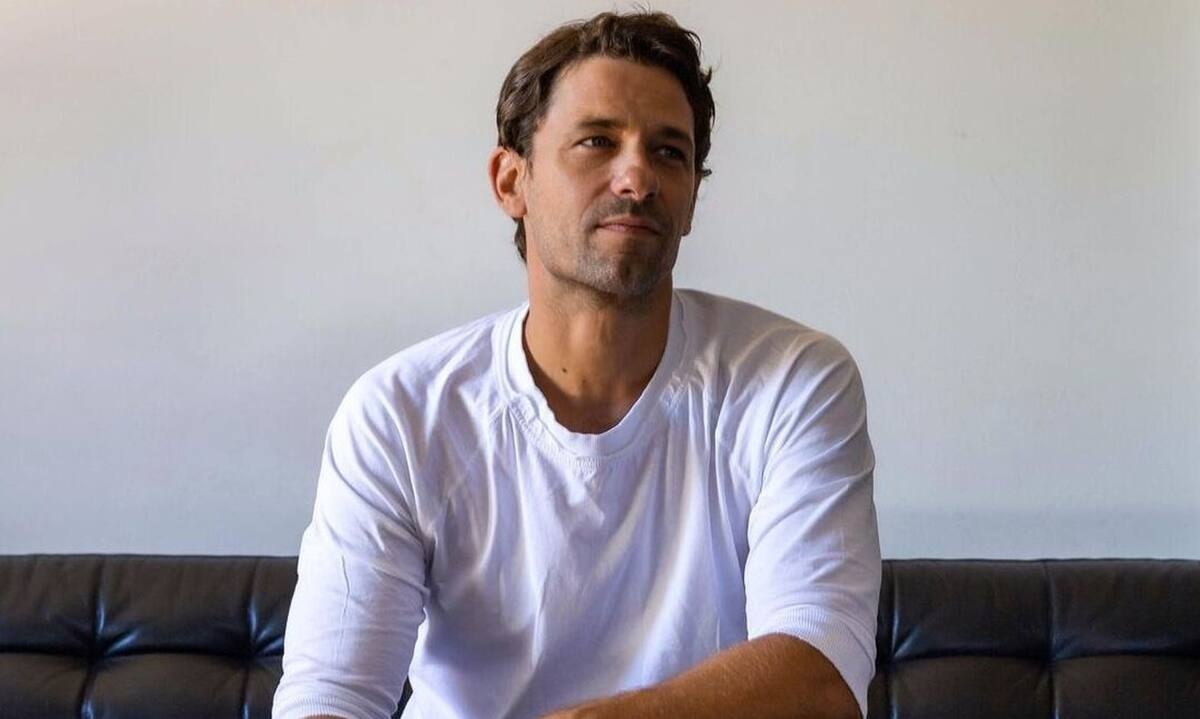 Τότσικας: Η απίθανη αντίδραση του γιου του όταν τον είδε στην τηλεόραση να φιλά τη Τζένη Θεωνά