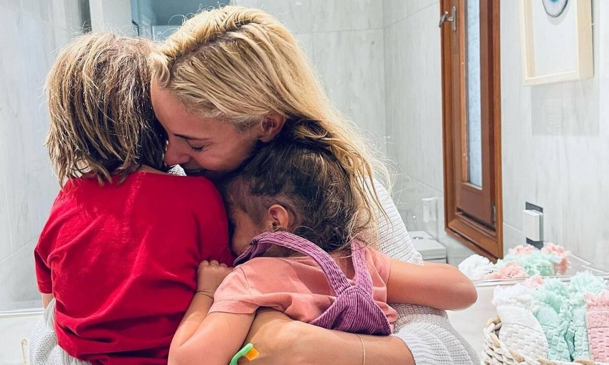 Δ. Νομικού: Πέρασε απίθανα με τα παιδιά της και ιδού οι αποδείξεις