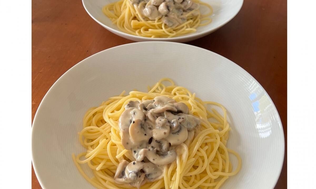 Συνταγή για σπαγγέτι με μανιτάρια αλά κρεμ (Γράφει η Majenco)