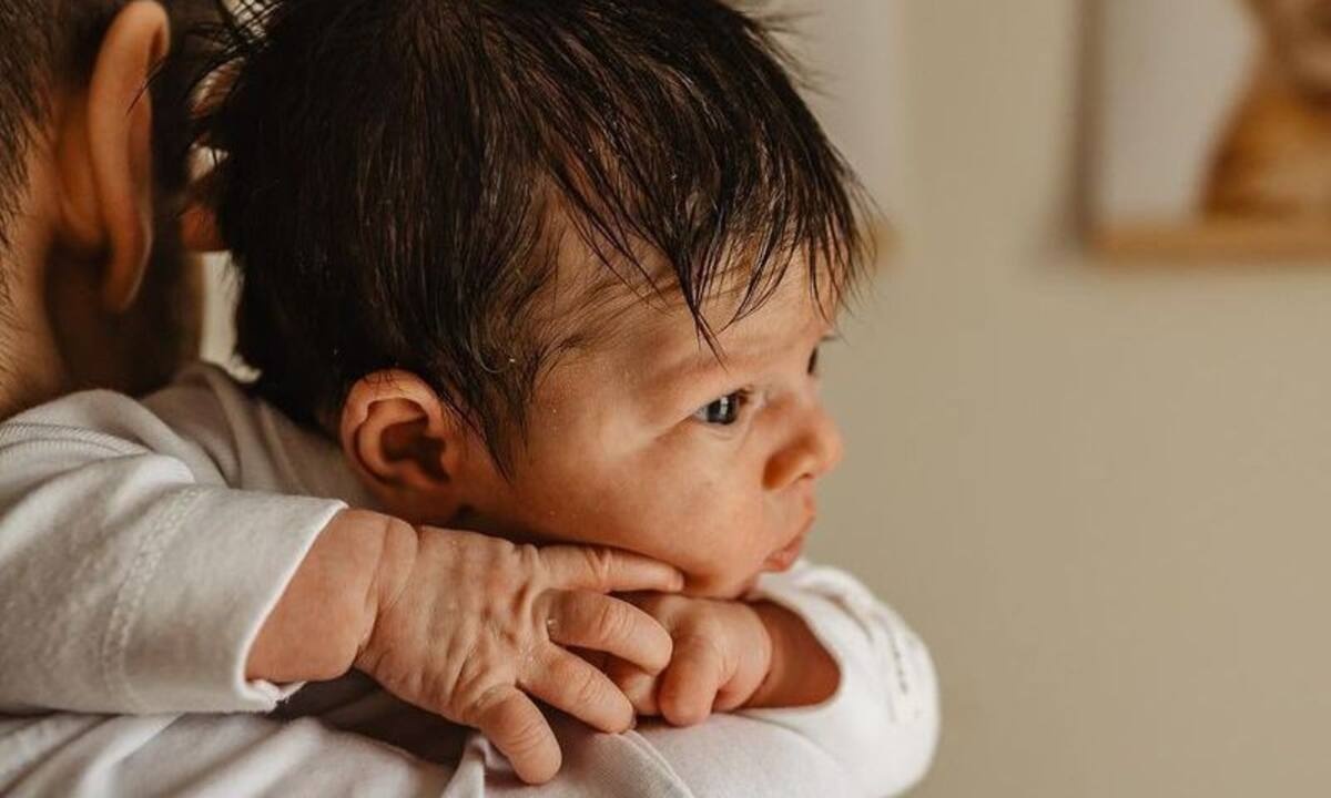 Φώτο με νεογέννητα τις πρώτες μέρες στο σπίτι