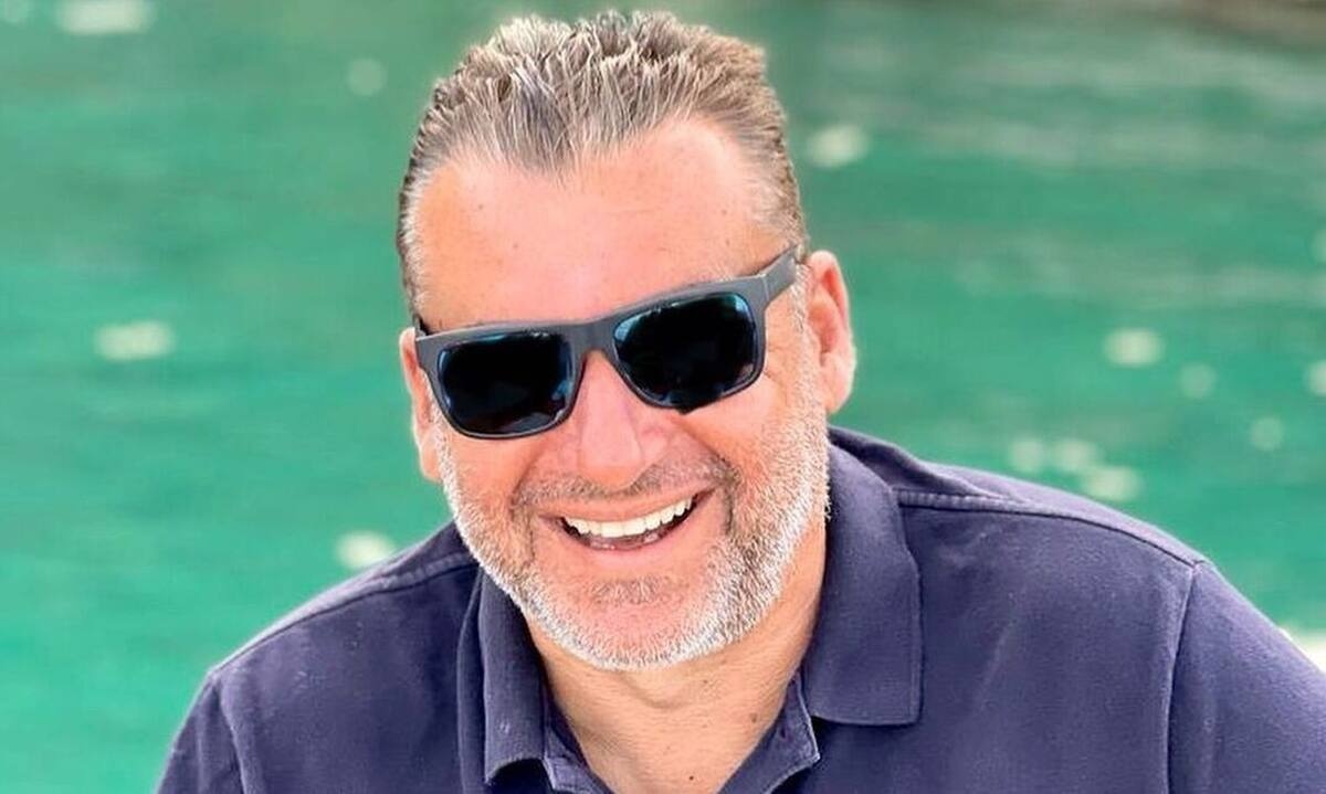 Γιώργος Λιάγκας: Οι βουτιές στη θάλασσα με το γιο του και το τρολάρισμα στους followers του!