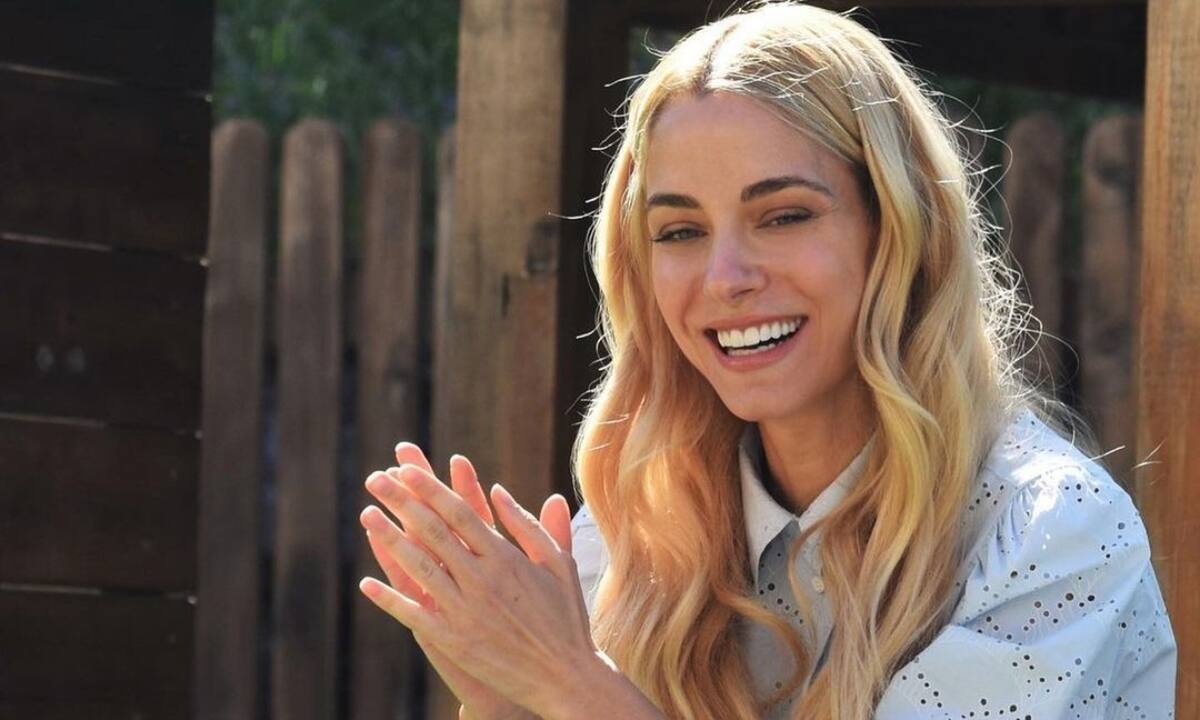 Δούκισσα Νομικού: Έφτιαξε σπιτικά hot dogs για τα παιδιά