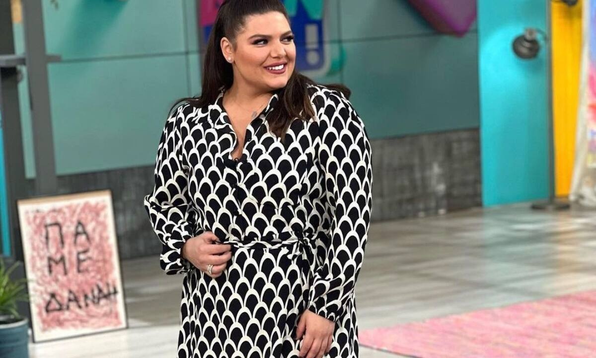 Η Δανάη Μπάρκα έβαλε glitter στα νύχια - Πάρε ιδέες (photos)