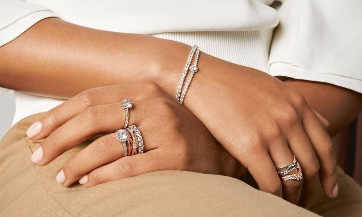 It’s Black Friday, δηλαδή η ιδανική στιγμή για να κάνεις δώρο στη μητέρα και την κολλητή σου!