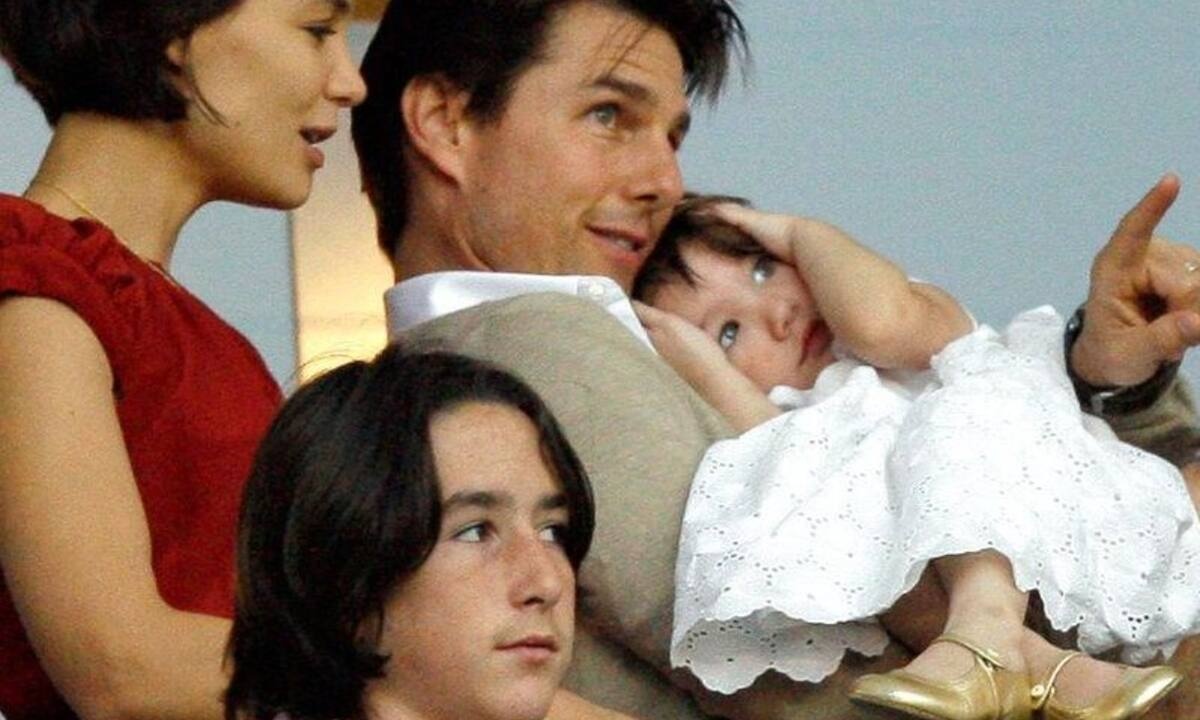 Η Suri Cruise είναι πια 16 ετών και η εφηβεία της πάει πολύ (photos)