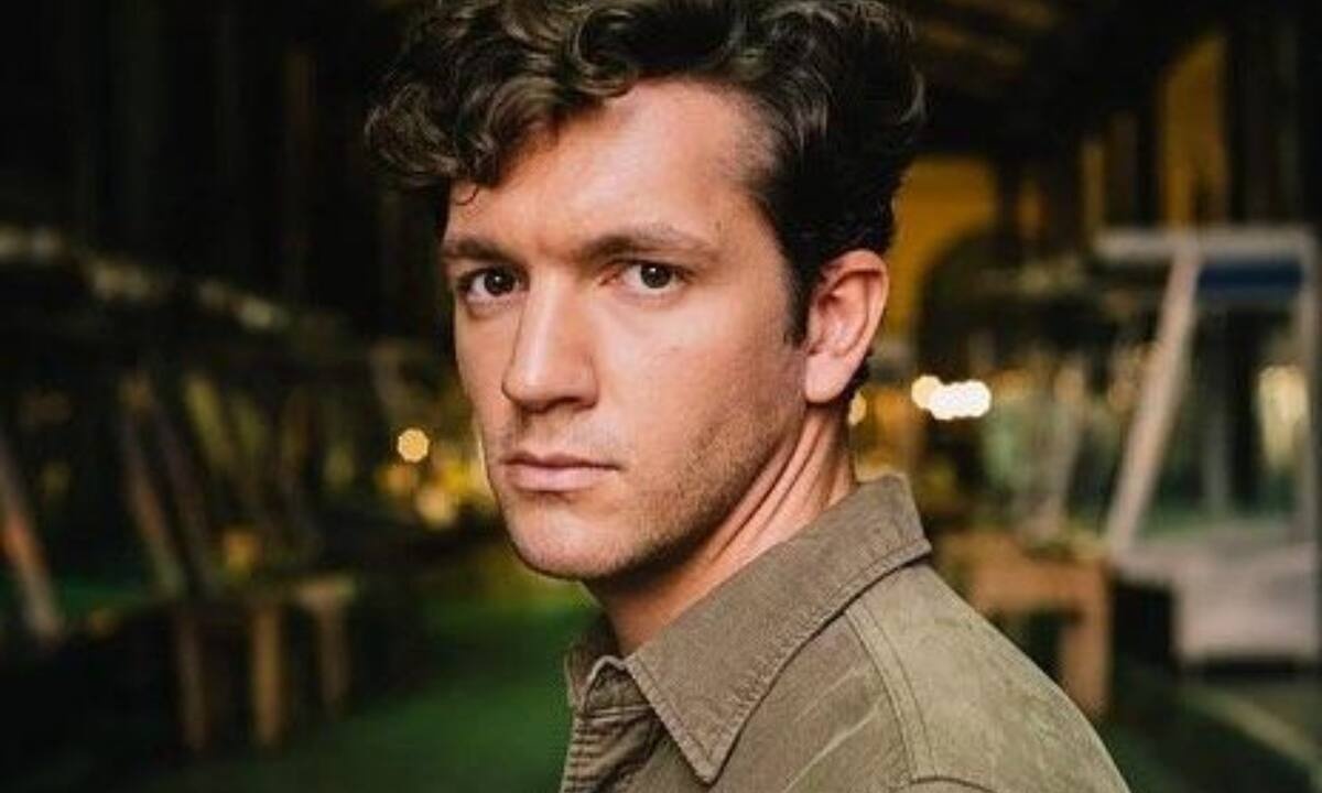 Ο Μιχαήλ Ταμπακάκης δηλώνει ξεκάθαρα πως είναι ερωτευμένος