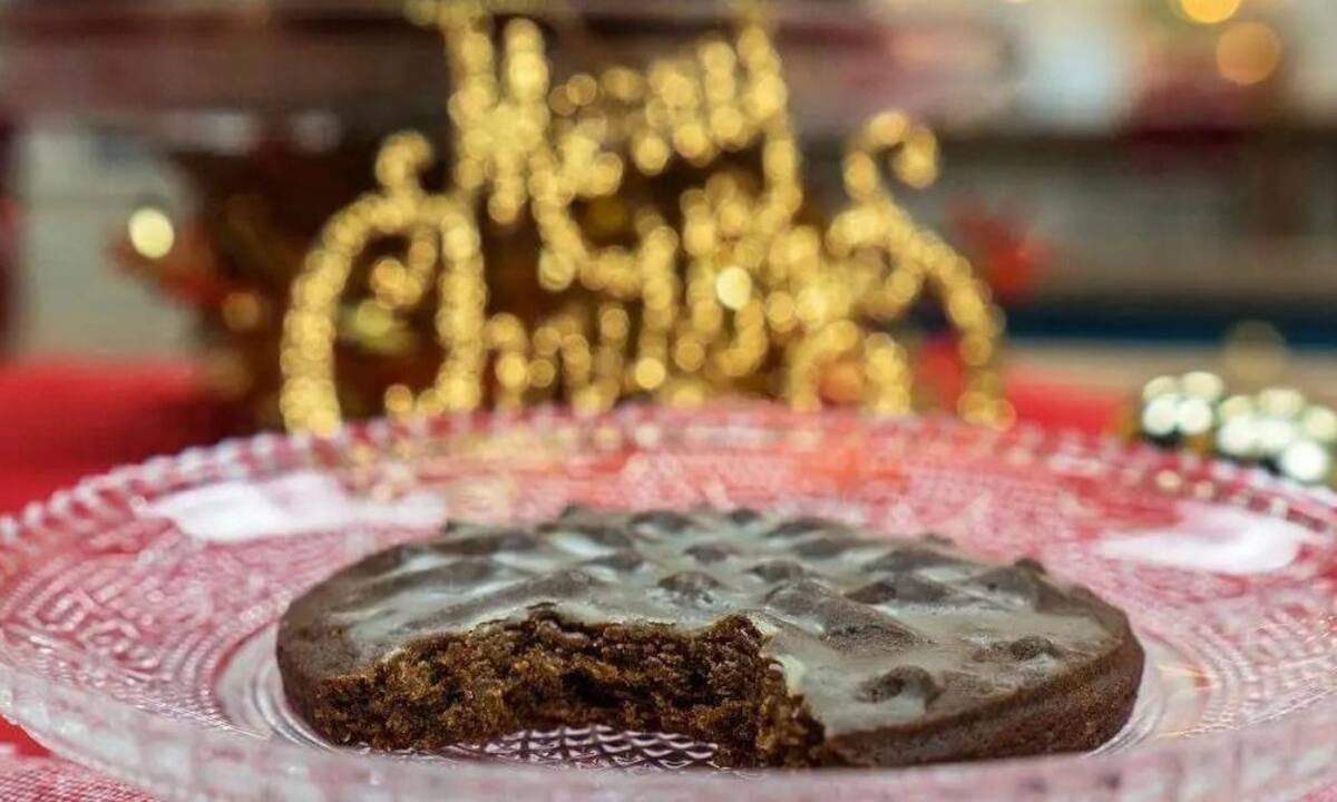 Μπισκότα gingerbread με γλάσο βανίλιας - Τραγανά και πεντανόστιμα