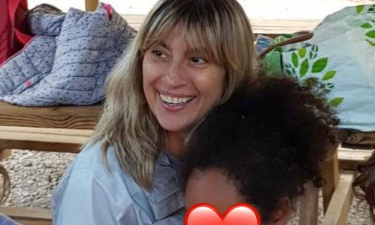 Η κόρη της Βίκυς Βολιώτη μεγάλωσε & (λόγω τιμής) είναι μια κούκλα