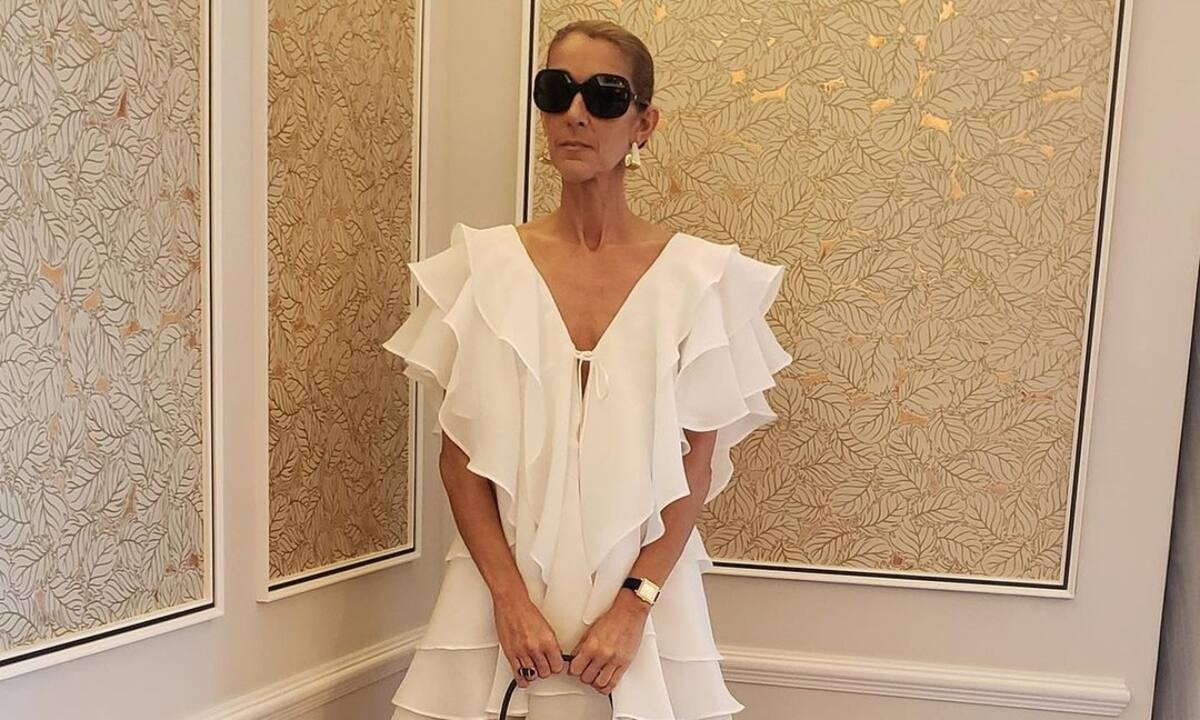 H Celine Dion τραγουδάει «Ι'm Alive» στο πολυτελές σπίτι της