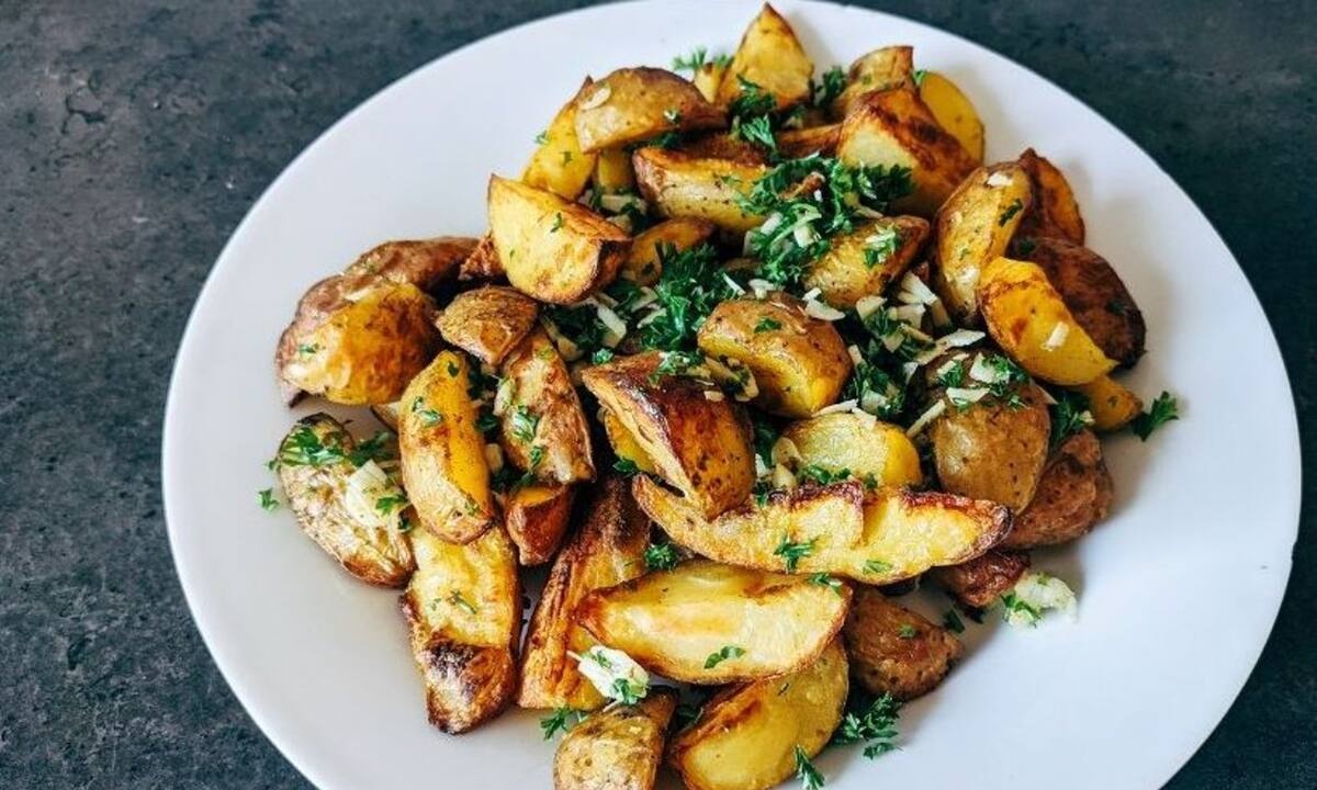 Ένα είναι το υλικό για να γίνουν τραγανές οι πατάτες στον φούρνο
