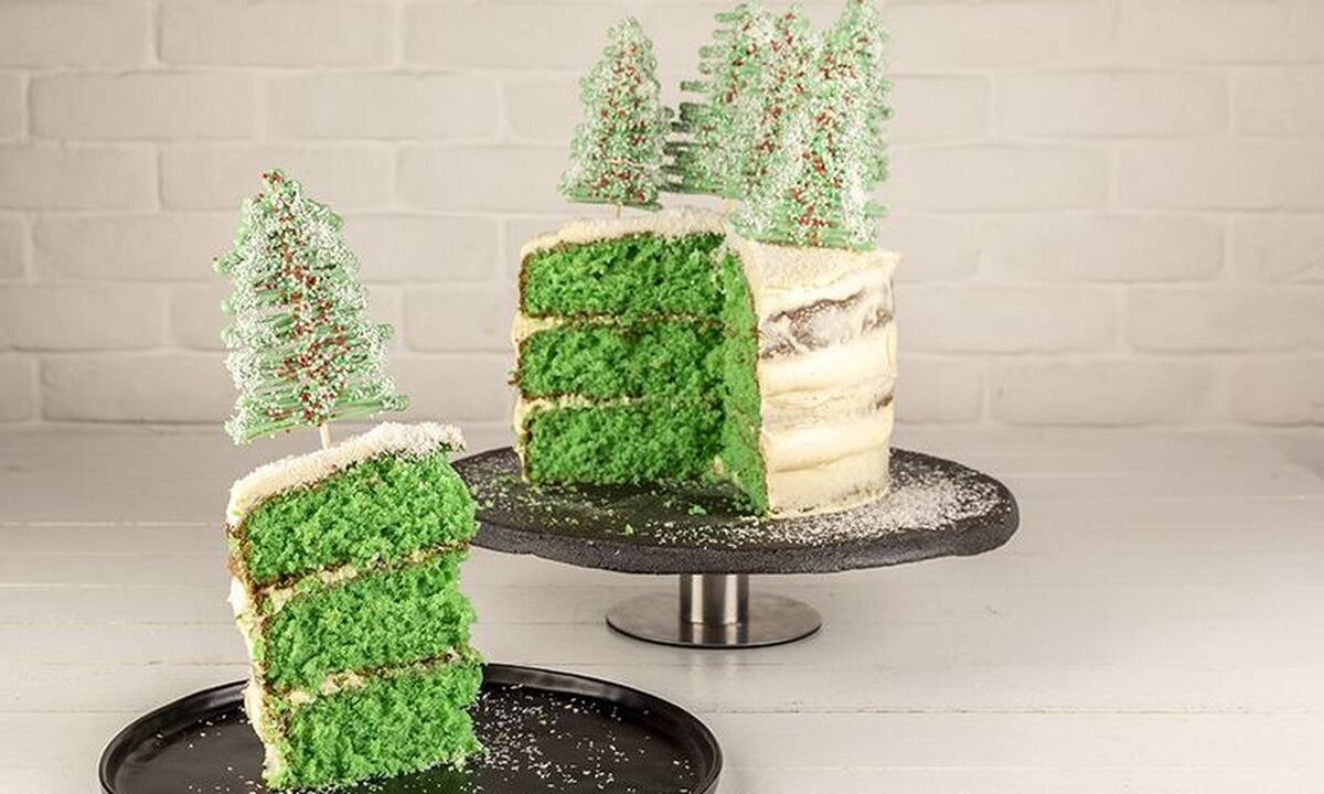 Χριστουγεννιάτικη τούρτα με δεντράκια από τον Άκη Πετρετζίκη