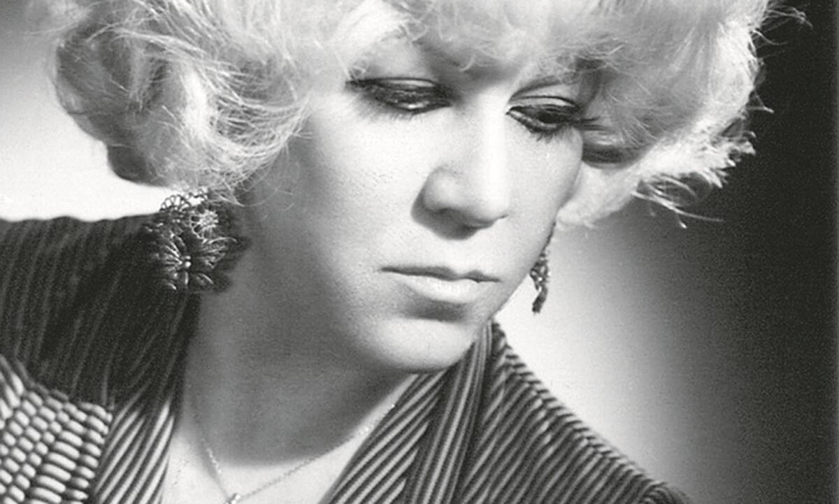 Καίτη Γκρέυ: Το πραγματικό όνομα, η υιοθεσία, η τεράστια καριέρα και οι μεγάλες επιτυχίες